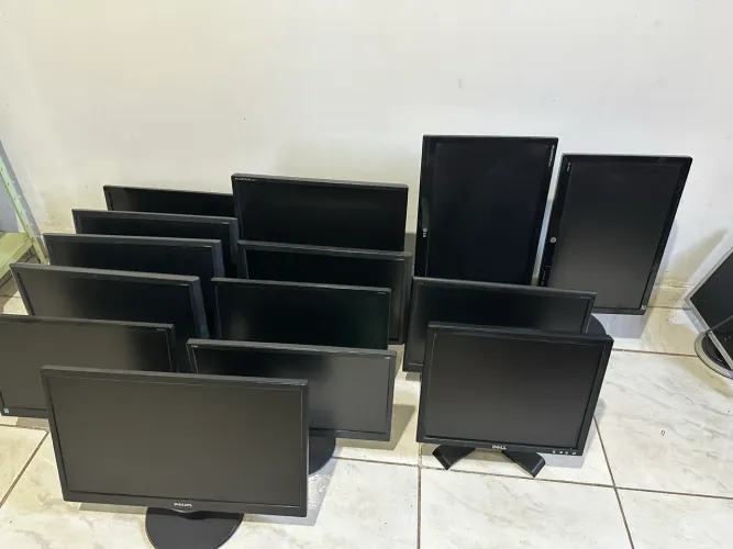 Monitor 180,00 15 polegadas com cabos 19 pol 350,00 22 polegadas 450,00