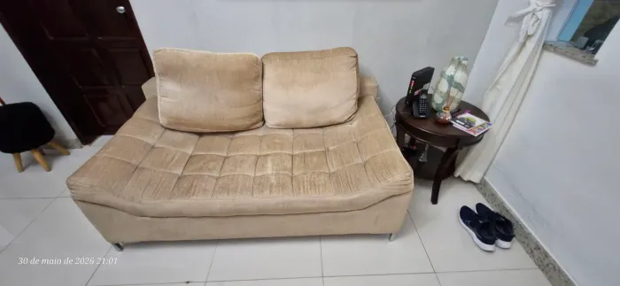 Sofá de dois lugares
