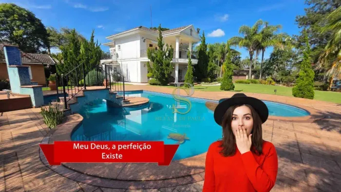 Casa neoclássica à venda no Condomínio Fechado - Mairiporã - Piscina aquecida e acesso à r
