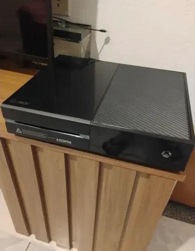 VENDE-SE XBOX ONE PARA RETIRAR PEÇAS OU CONSERTAR