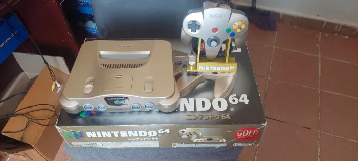 Nintendo 64 Dourado Gold Japan serial batendo