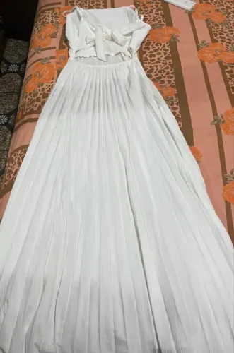 Vende-se Dois Vestidos Brancos