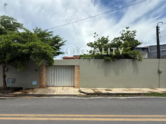 Casa Duplex com 4 quartos na Praia de Lagoinha com Térreo 15 por 53, valor a baixo do merc