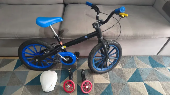 Bicicleta aro 16 com acessórios 