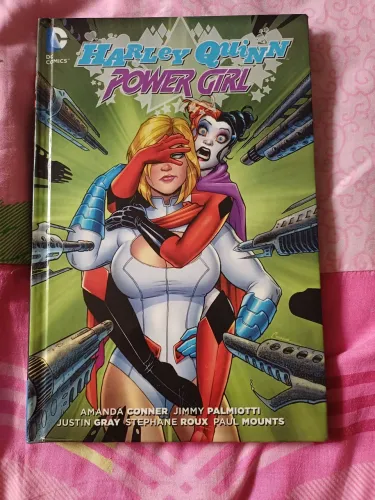 HQ Harley Quinn/Power Girl em inglês 
