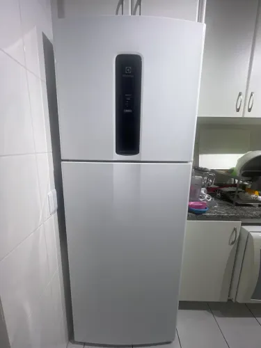 Geladeira Electrolux Frost Free Inverter 480L Efficient