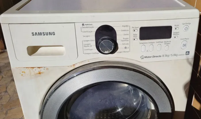 Retirada de peças maquina lavar