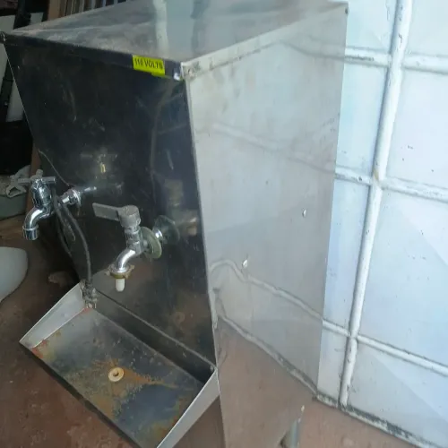 Três Bebedouro, industrial e um batedor inox entrega cartão 