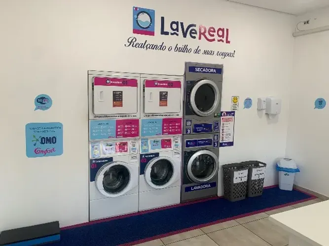 ? LAVANDERIA SELF-SERVICE EM FUNCIONAMENTO