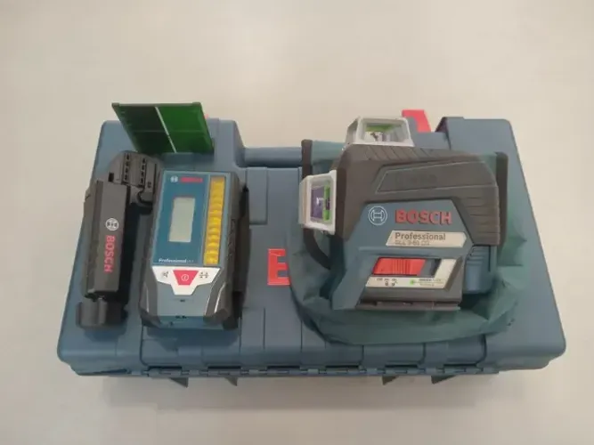 Nível a Laser Bosch GLL 3-80 CG Professional Kit
