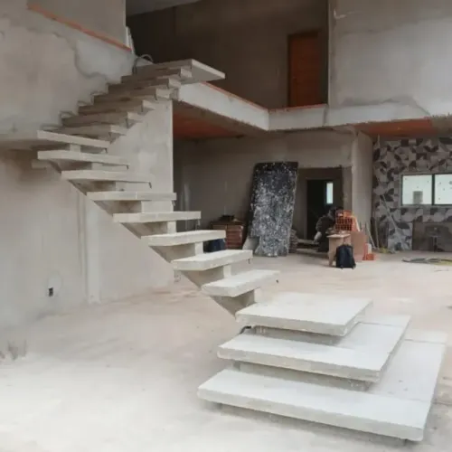 Carpinteiro telhado e escadas
