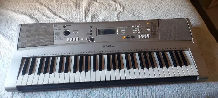 Vende_se teclado Yamaha
