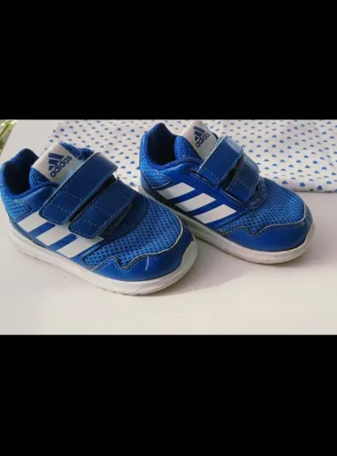 Tênis adidas infantil original $25