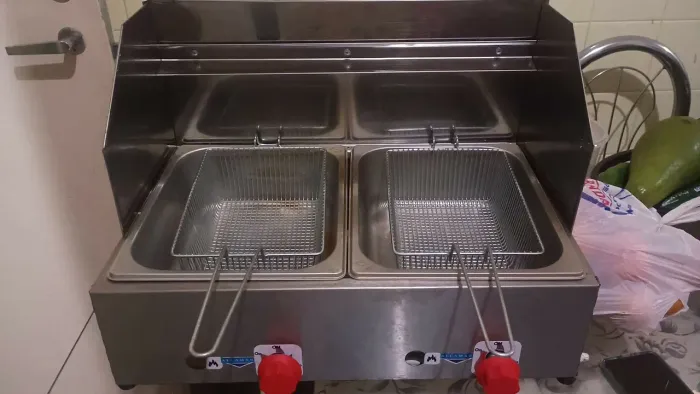 Vende se fritadeira a gás