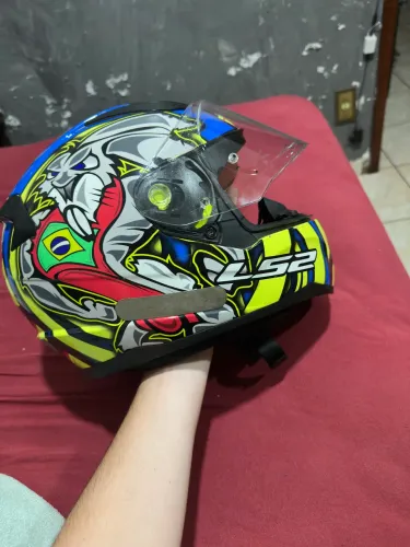 Vende-se Capacete ls2 Alex Barro
