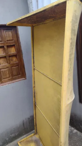 Toldo com estrutura