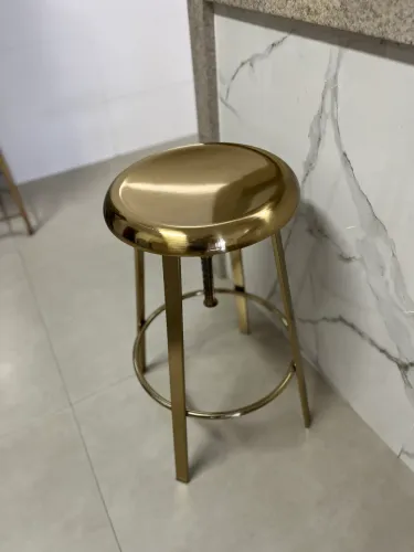 BANQUETA DOURADA LUXO