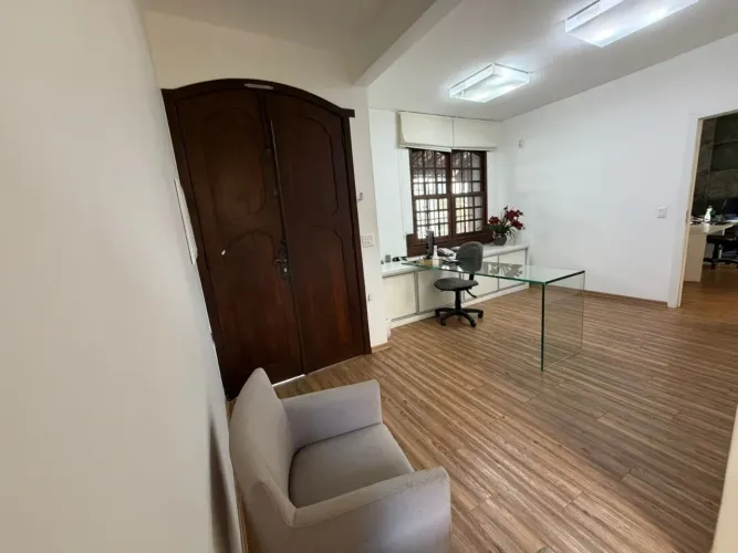 CASA COMERCIAL PARA LOCAÇÃO NO BAIRRO SÃO PEDRO 9 SALAS 2 VAGAS