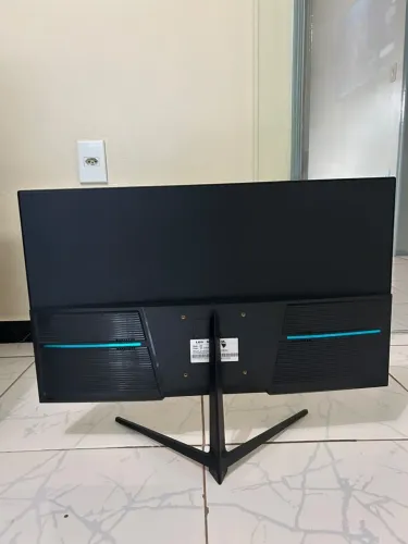 Monitor 31 polegada -165 htz