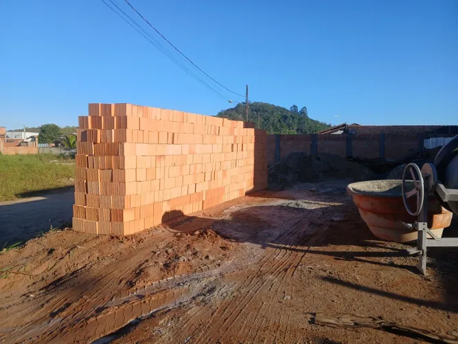 Tijolo e bloco direto de fábrica