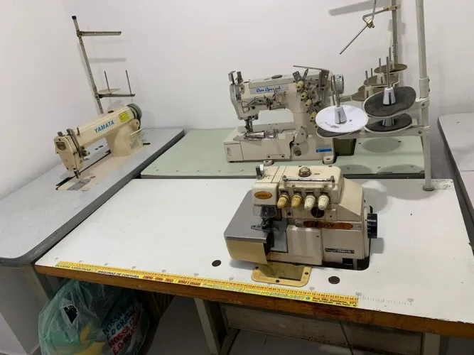 Overlock Galoneira e máquina reta