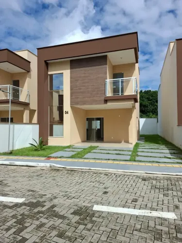 Arco do Triunfo | Casa Nova | 151m² | 4 Quartos | Quintal | Condomínio Clube | Turu