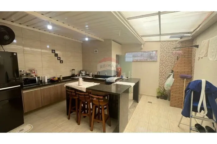 "Casa Moderna na Vila Aeronáutica, Araçatuba"