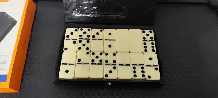 KIT DE JOGOS DOMINÓ BARALHO 