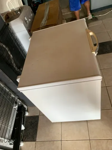 Vendo esse frezer Electrolux 222 litros todo original