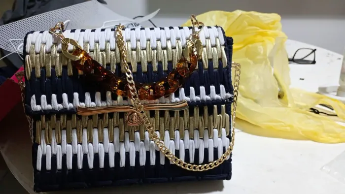 Bolsas de crochê em tela chemilli