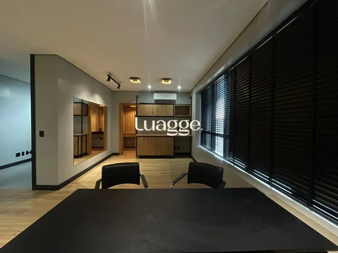 Sala comercial para alugar em Moinhos de Vento com 1 sala, 2 vagas e ótima localização