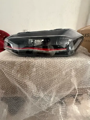 Farol original lado esquerdo polo GTS