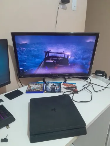 Ps4 Slim 500gb, Uncharted 4, GTA V e God of War 2018