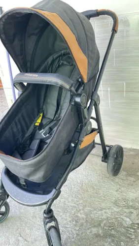 Vendo carrinho de bebê + bebê conforto