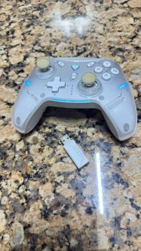 Controle gamer com paddles