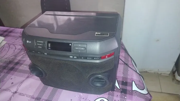 Som Lg XBoom