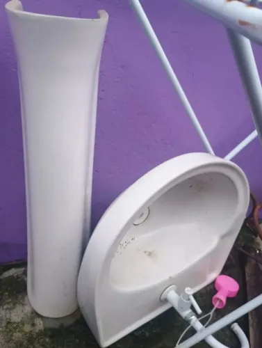 Vendo pia de banheiro cerâmica
