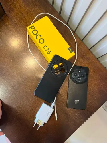Vendo poco c75! Com 256gb de armazenamento, câmera excelente e bateria ótima!