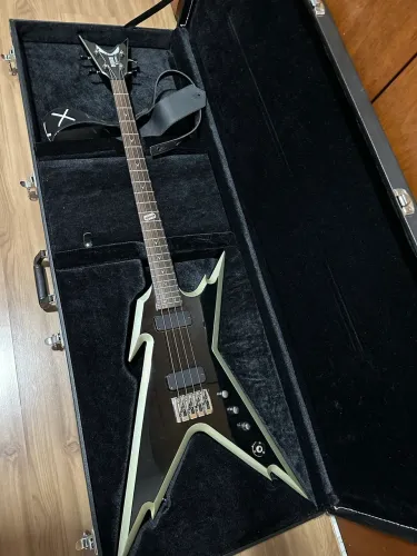 Baixo Dean Dime Razorback