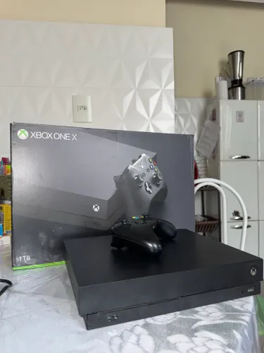 Xbox One X + 1 Tera + 1 Controle +