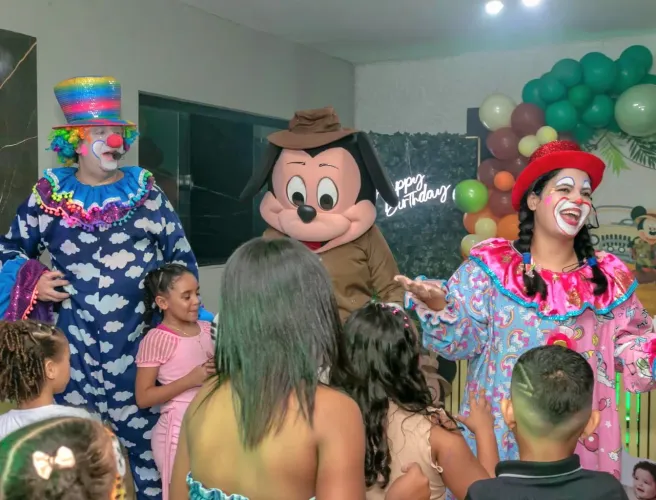 Personagens vivos- animador de festas