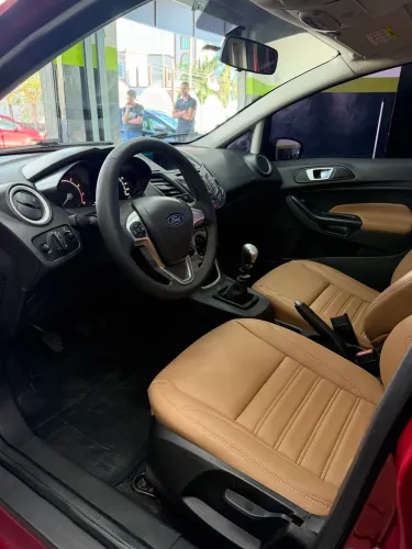 Ford Fiesta Titanium 1.6 16V Flex Mec. 2015