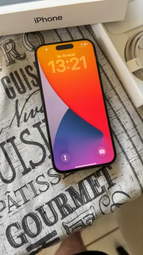 iPhone 15Pro 256Gb - bateria 85% - R$ 3700,00