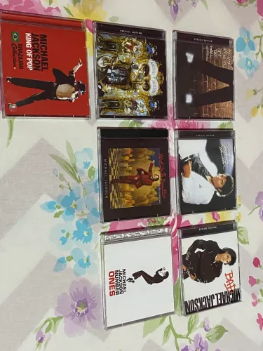 Vendo kit de CDs dos Principais Sucessos de Michael Jackson