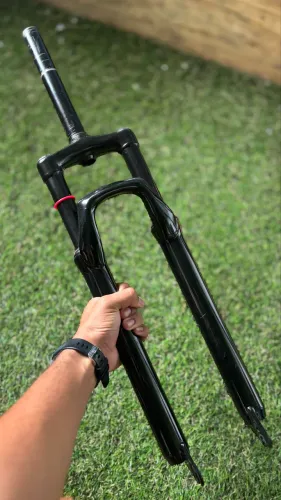 Suspensão bicicleta aro 29 MUITO POUCO USADA