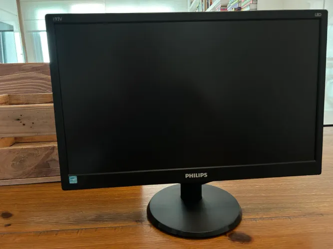 Monitor Philips Led 18,5 Polegadas 193v5 Hdmi Vga Vesa