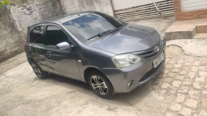 Toyota Etios XS 1.3 Flex 16V 5P Mec. 2013
