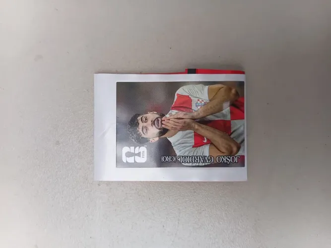 VENDO A FIGURINHA DO JO?KO GVARDIOL(CRO) DA COPA 2026 DA COCA-COLA