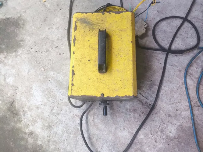 Máquina de solda bivolt 250 amperes