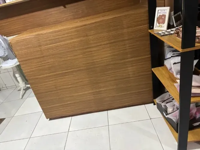 balcao de madeira